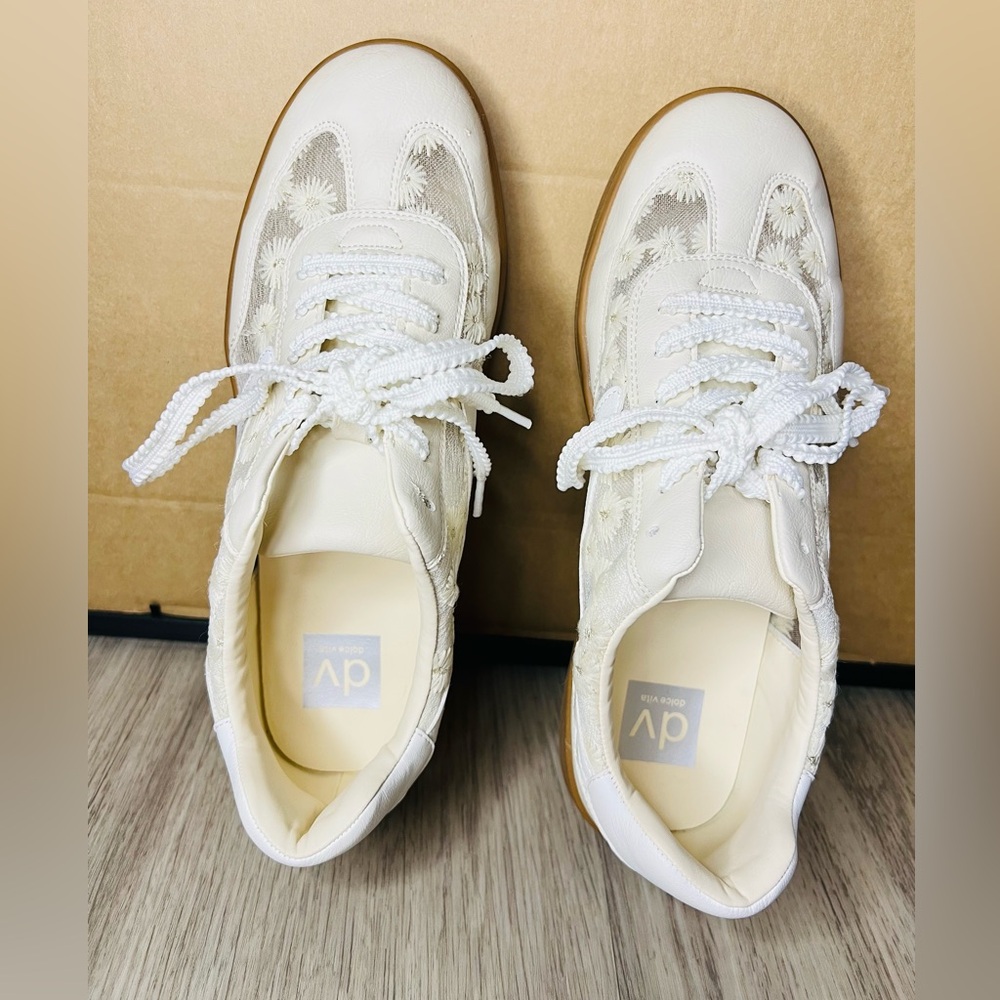 DV By Dolce Vita Voyage Ivory Lace Lace-Up Sneakers Sz 10